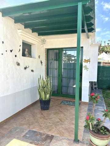 2 makuuhuone Huvila vuokrattavana paikassa Maspalomas, San Bartolomé de Tirajana mukana uima-altaan - 1 350 € (Ref: 7995415)