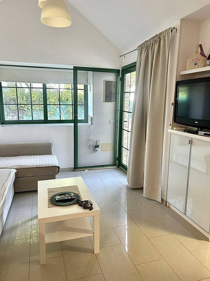 Villa/Maison de 2 chambres à louer à Maspalomas avec piscine - 1 350 € (Ref: 7995415)