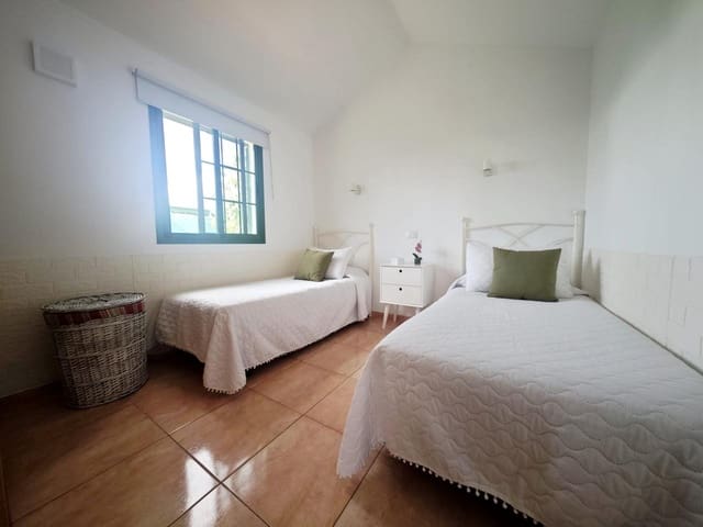 2 slaapkamer Bungalow te huur in Maspalomas, San Bartolomé de Tirajana met zwembad - € 1.350 (Ref: 8006049)
