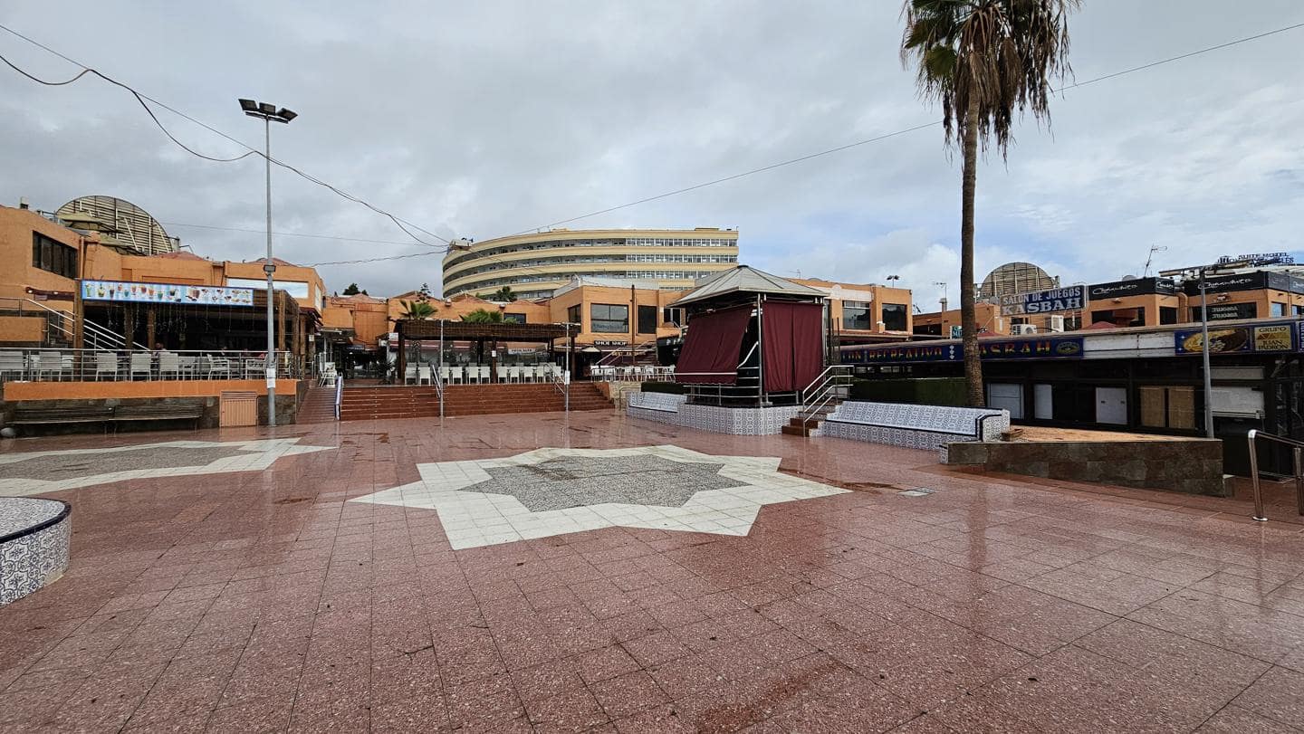 1 quarto Empresa para arrendar em Maspalomas - 1 000 € (Ref: 8008153)