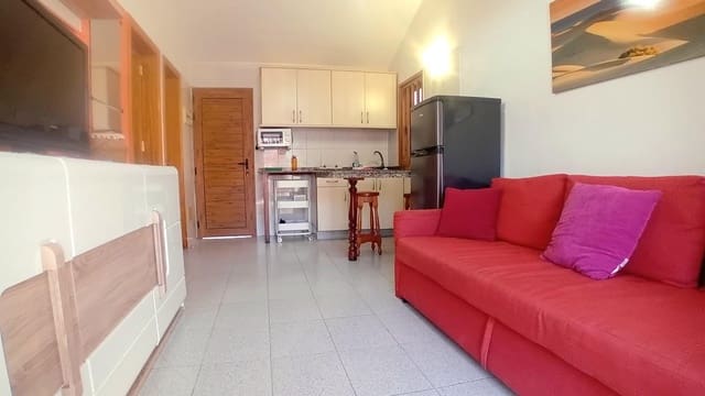 1 makuuhuone Bungalow vuokrattavana paikassa Maspalomas, San Bartolomé de Tirajana mukana uima-altaan - 1 400 € (Ref: 8148928)
