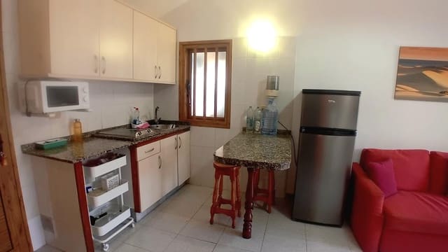 1 makuuhuone Bungalow vuokrattavana paikassa Maspalomas, San Bartolomé de Tirajana mukana uima-altaan - 1 400 € (Ref: 8148928)