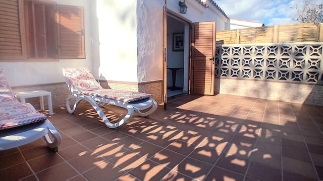 1 makuuhuone Bungalow vuokrattavana paikassa Maspalomas, San Bartolomé de Tirajana mukana uima-altaan - 1 400 € (Ref: 8148928)