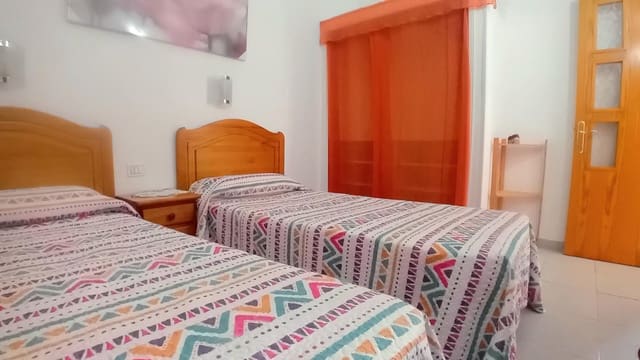 1 makuuhuone Bungalow vuokrattavana paikassa Maspalomas, San Bartolomé de Tirajana mukana uima-altaan - 1 400 € (Ref: 8148928)