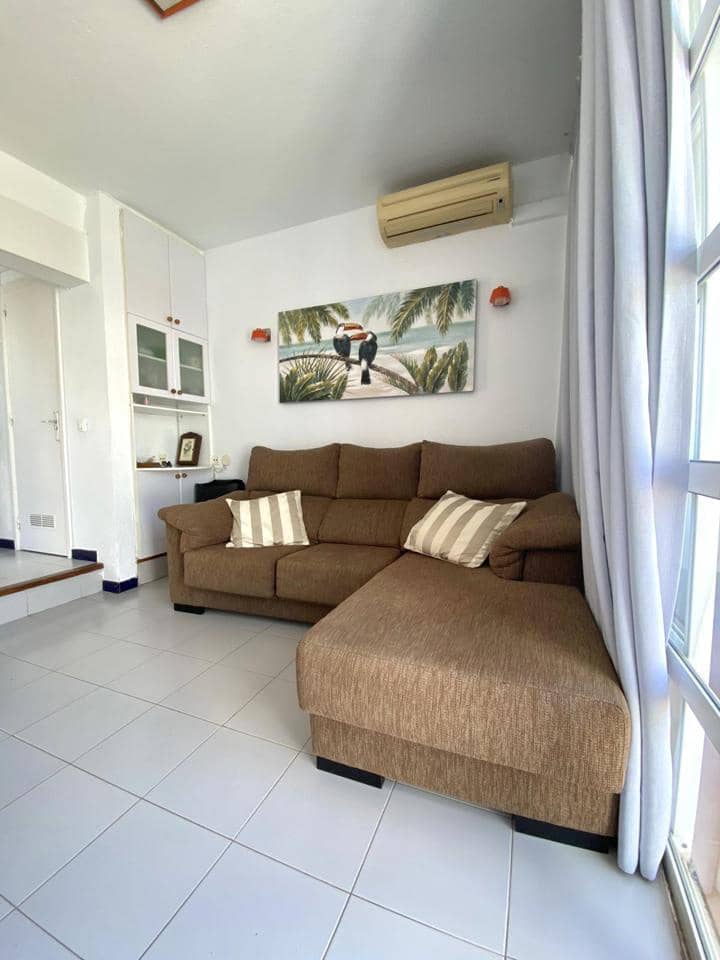 1 bedroom Flat for rent in San Bartolome de Tirajana with pool - € 980 (Ref: 8419118)