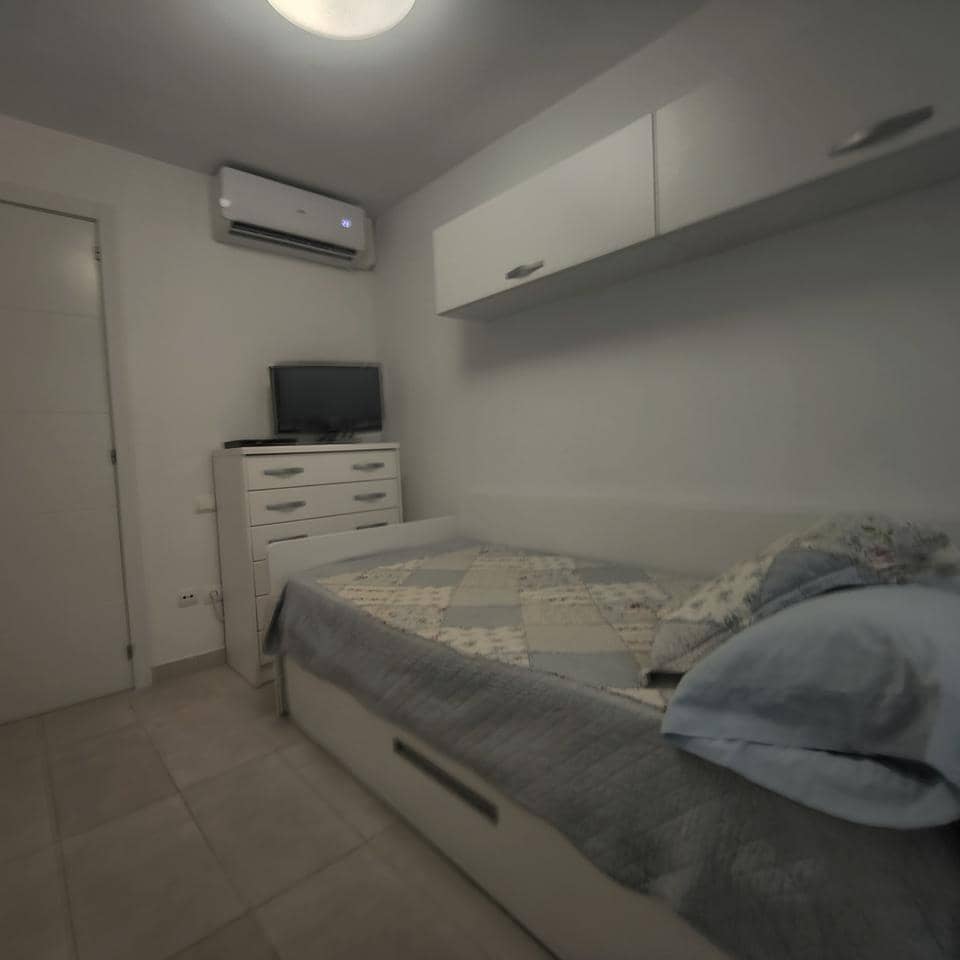 3 quarto Bungalow para arrendar em San Bartolome de Tirajana com piscina - 2 000 € (Ref: 8428162)