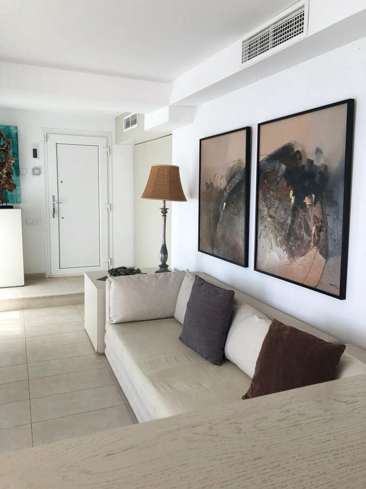 3 quarto Bungalow para arrendar em San Bartolome de Tirajana com piscina - 2 000 € (Ref: 8428162)