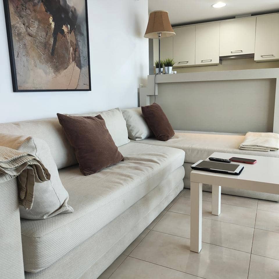 3 quarto Bungalow para arrendar em San Bartolome de Tirajana com piscina - 2 000 € (Ref: 8428162)