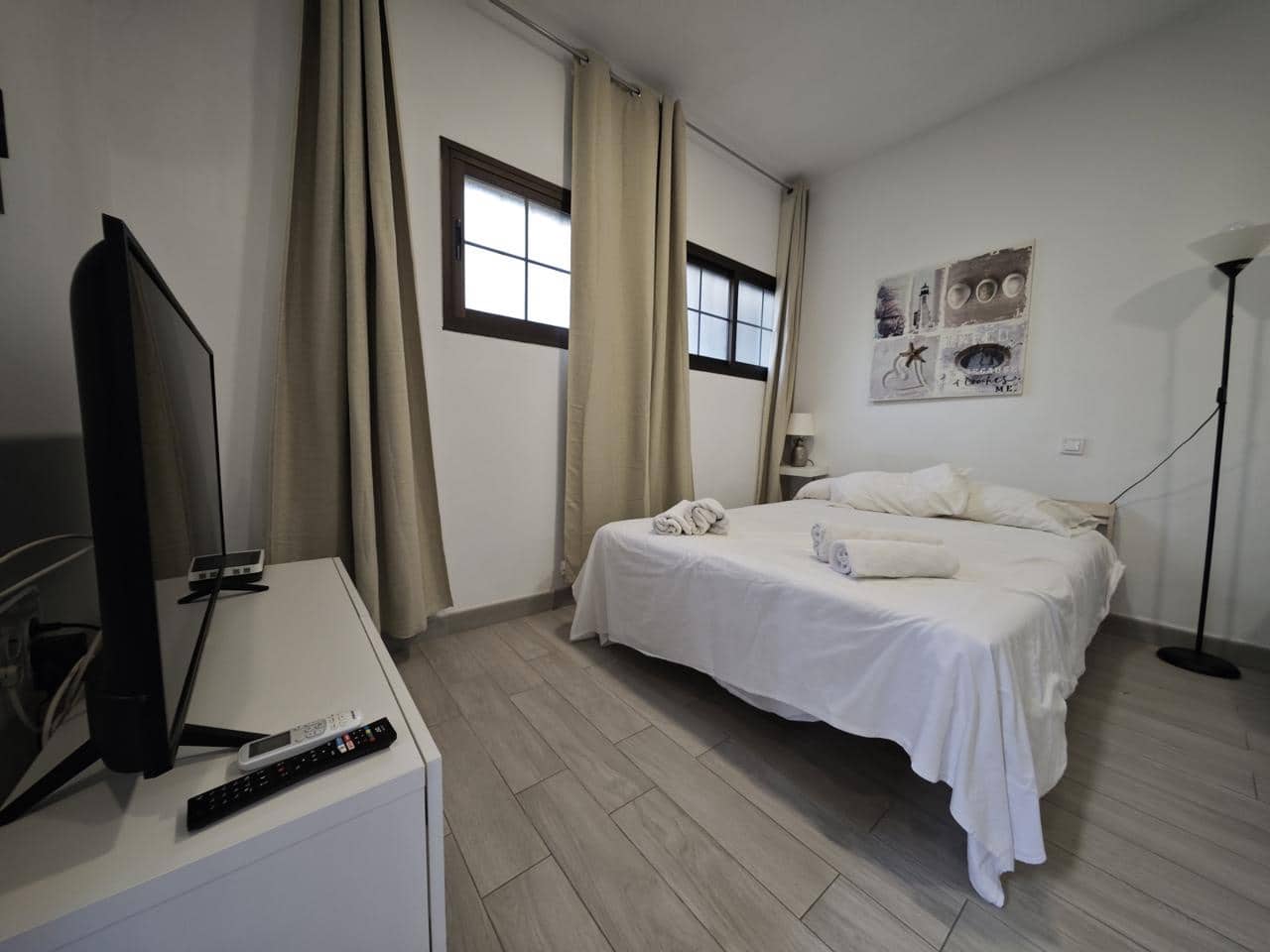 Flat te huur in Maspalomas met zwembad - € 900 (Ref: 8439477)