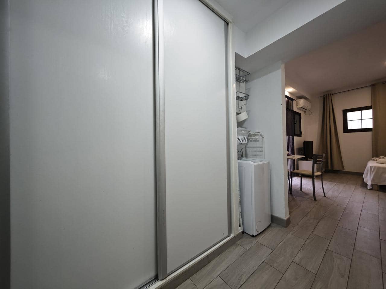 Flat te huur in Maspalomas met zwembad - € 900 (Ref: 8439477)