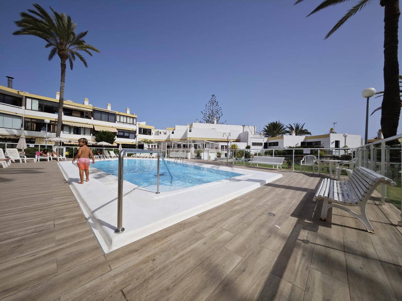 Flat te huur in Maspalomas met zwembad - € 900 (Ref: 8439477)