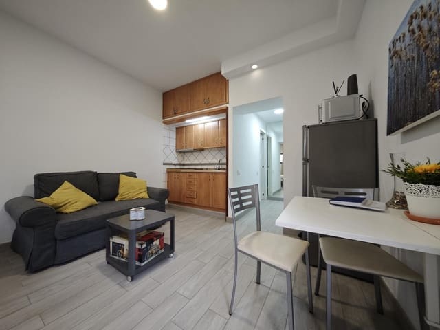 Flat for rent in Maspalomas, San Bartolomé de Tirajana with pool - € 900 (Ref: 8439477)