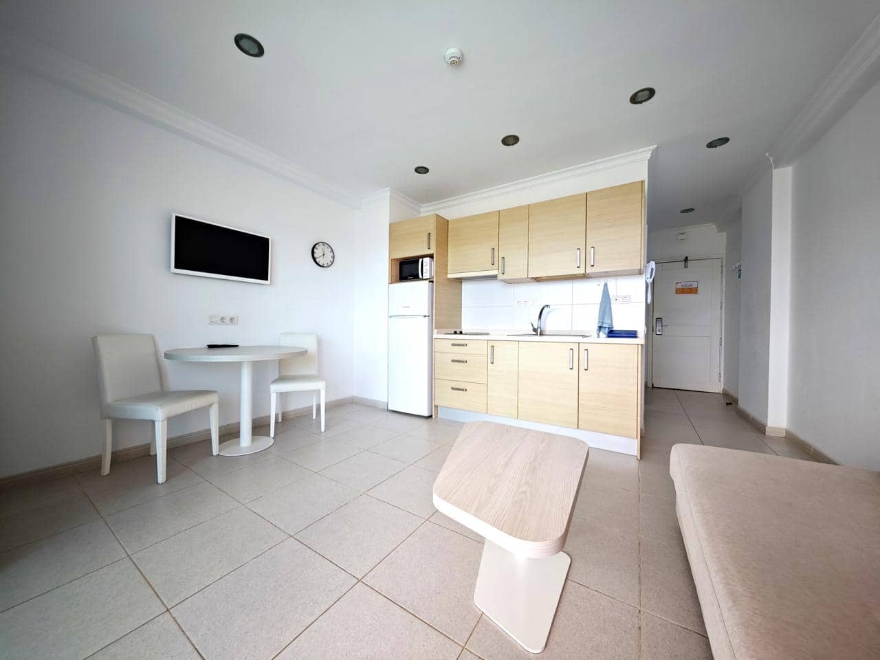 1 bedroom Flat for sale in Patalavaca with pool - € 298,000 (Ref: 8449730)