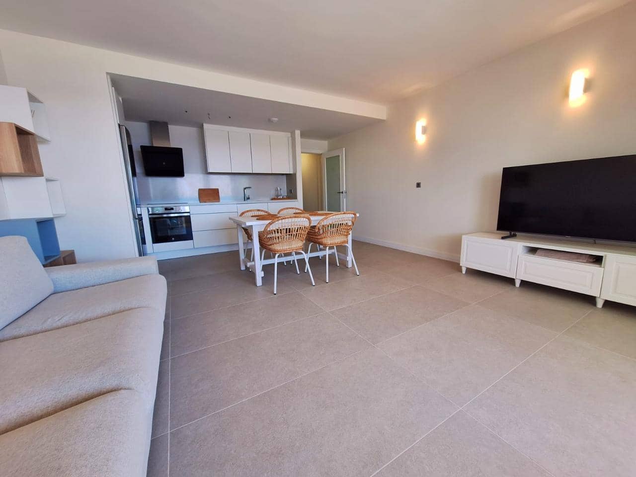 2 bedroom Flat for rent in Telde with garage - € 1,600 (Ref: 8457470)