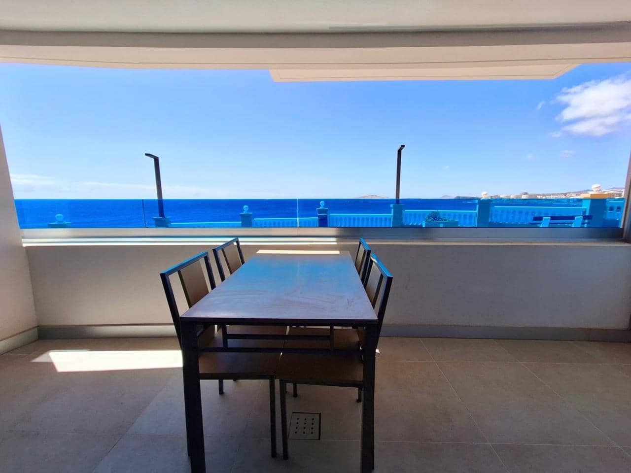 2 bedroom Flat for rent in Telde with garage - € 1,600 (Ref: 8457470)