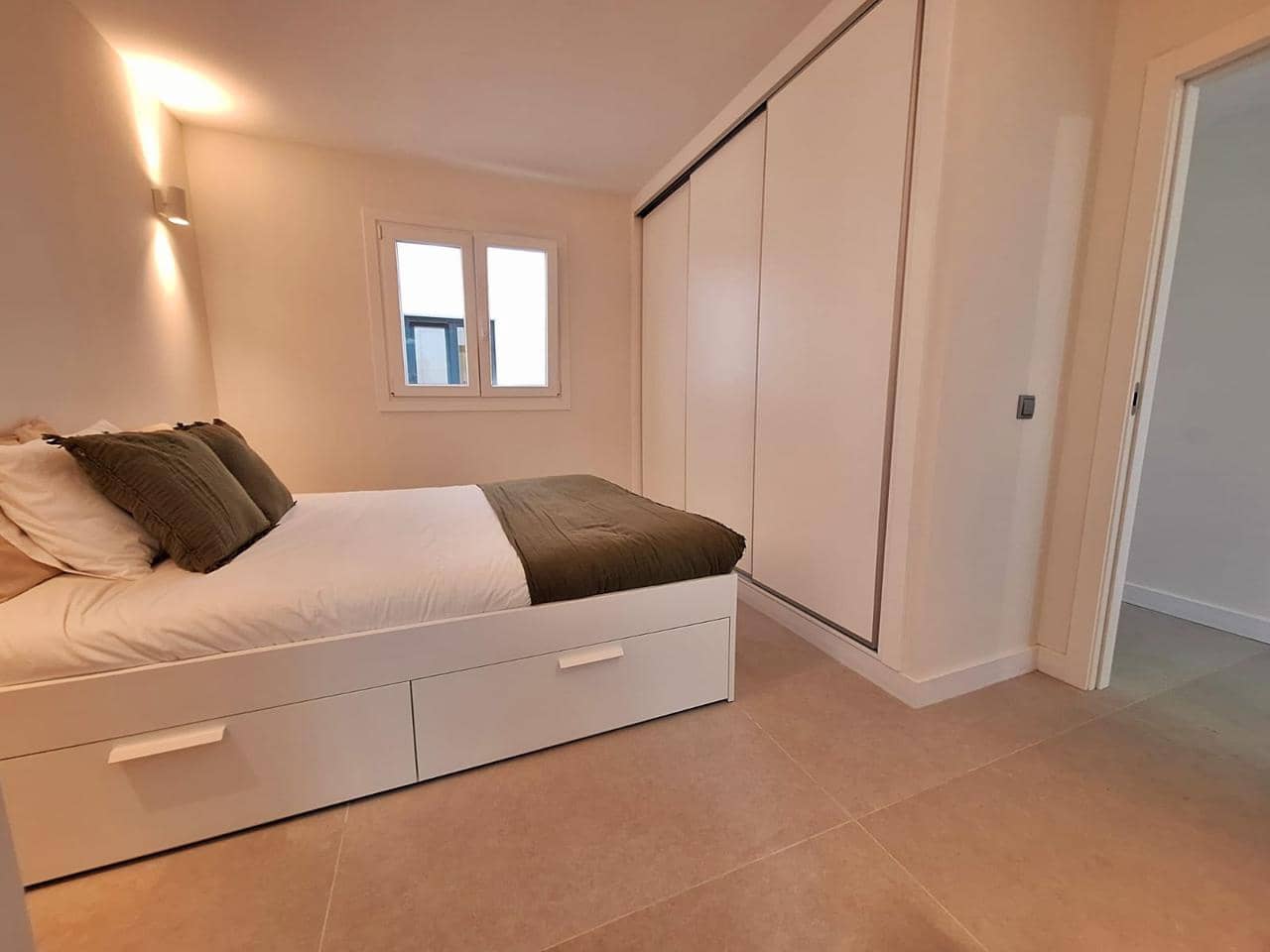 2 bedroom Flat for rent in Telde with garage - € 1,600 (Ref: 8457470)