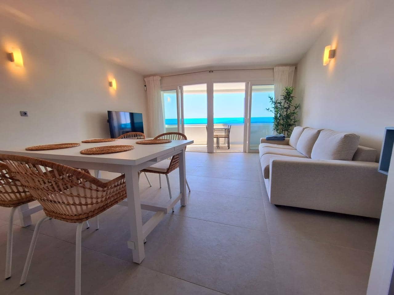2 bedroom Flat for rent in Telde with garage - € 1,600 (Ref: 8457470)