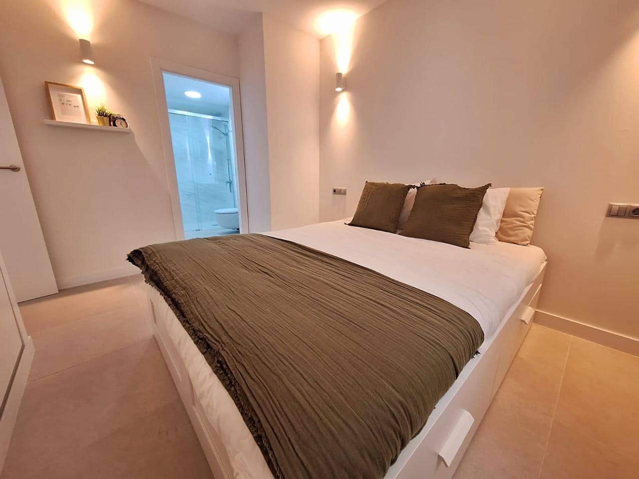 2 bedroom Flat for rent in Telde with garage - € 1,600 (Ref: 8457470)