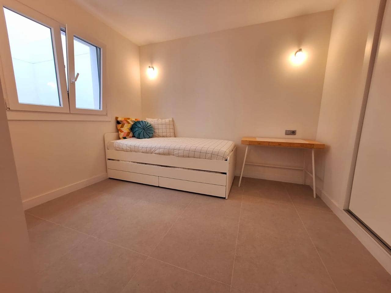 2 bedroom Flat for rent in Telde with garage - € 1,600 (Ref: 8457470)