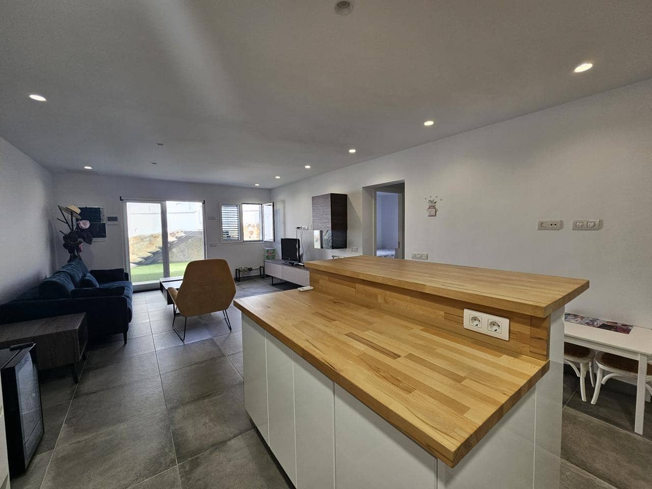 2 bedroom Villa for rent in Mogan with pool - € 2,100 (Ref: 8463230)
