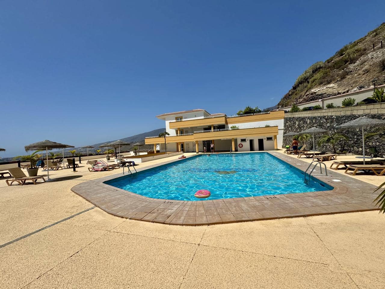 2 bedroom Flat for rent in Costa Adeje with pool garage - € 1,400 (Ref: 8469696)