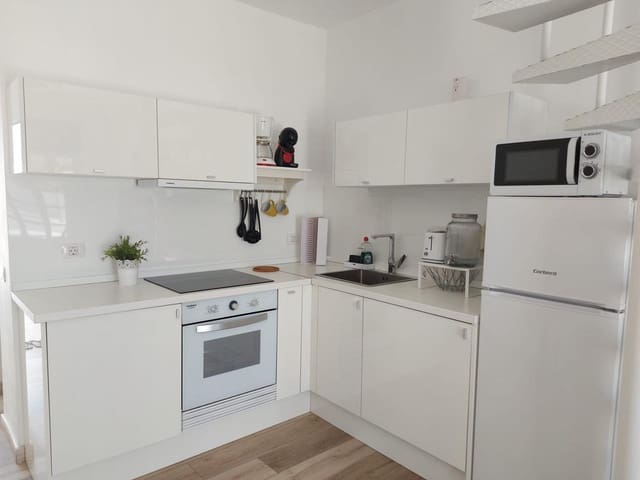2 soverom Leilighet til leie i Sonneland, San Bartolomé de Tirajana med svømmebasseng garasje - € 1 200 (Ref: 8486805)