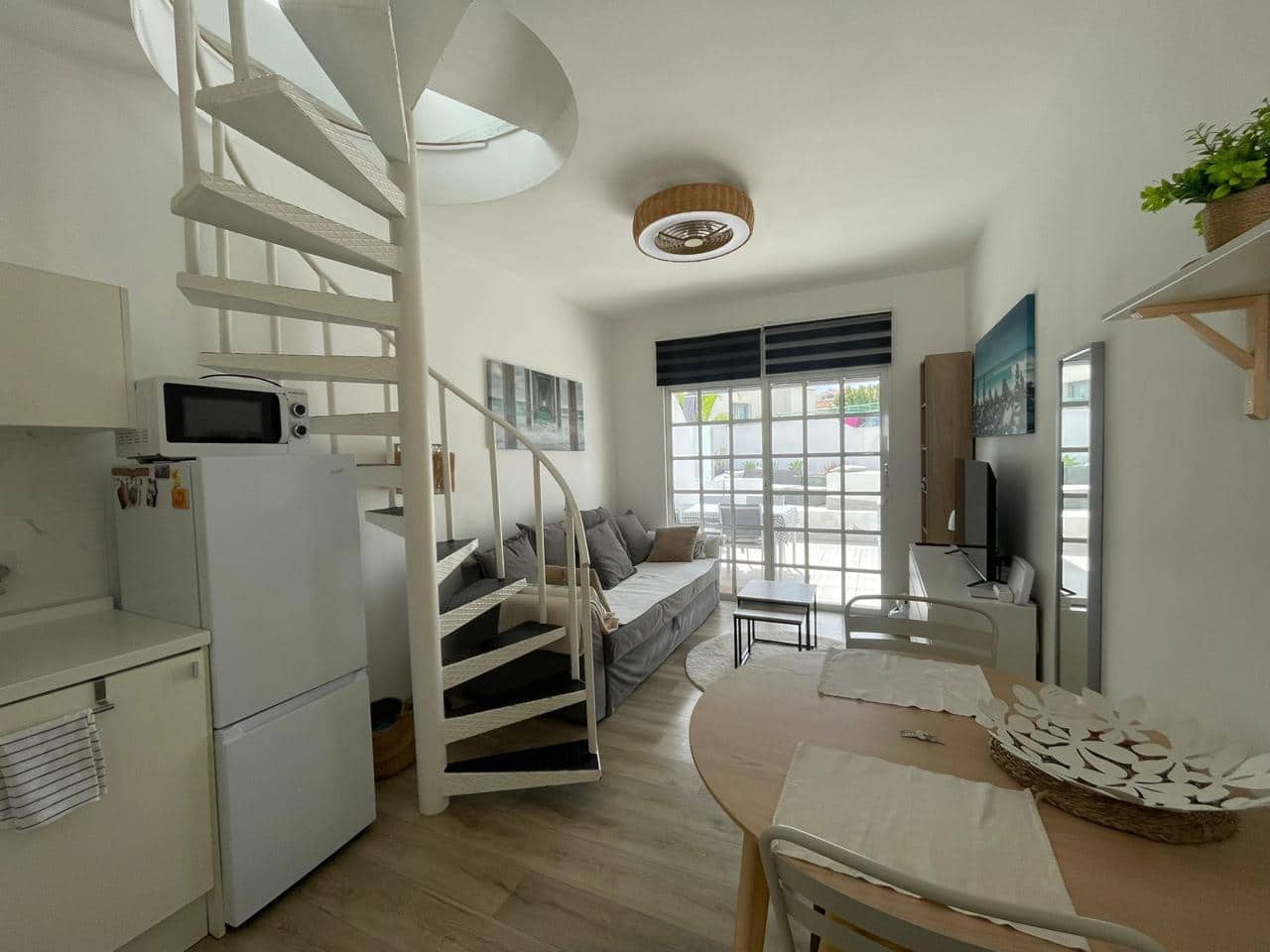 2 bedroom Flat for rent in Sonneland with pool garage - € 1,200 (Ref: 8486805)
