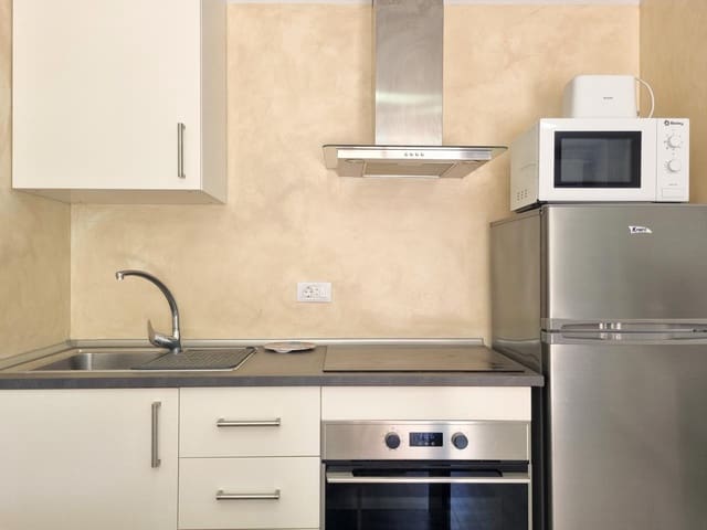 1 makuuhuone Asunto vuokrattavana paikassa Playa del Inglés, San Bartolomé de Tirajana mukana uima-altaan - 1 300 € (Ref: 8499509)