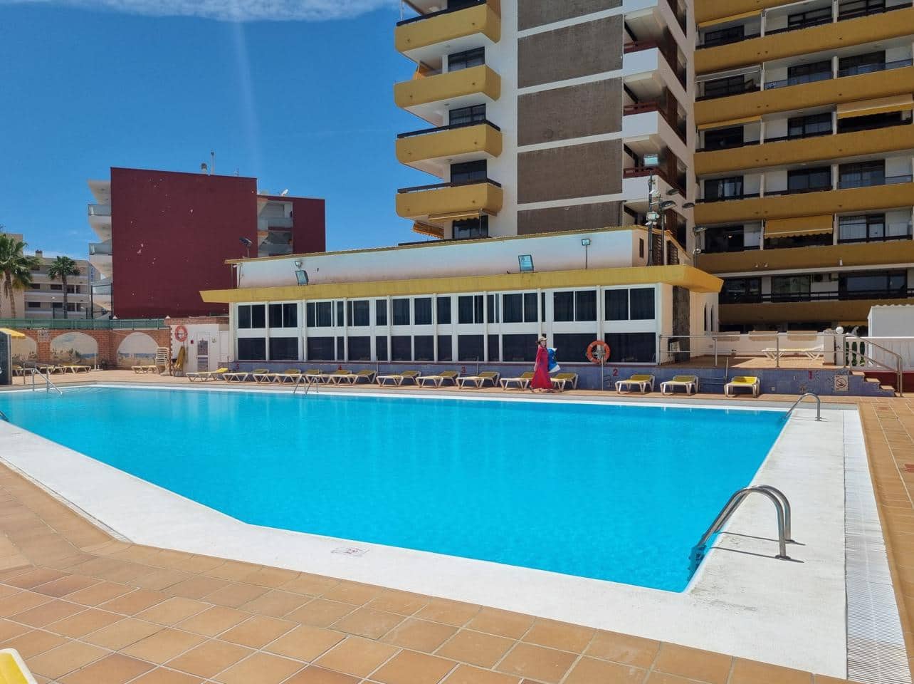 1 slaapkamer Flat te huur in San Bartolome de Tirajana met zwembad - € 1.300 (Ref: 8499509)