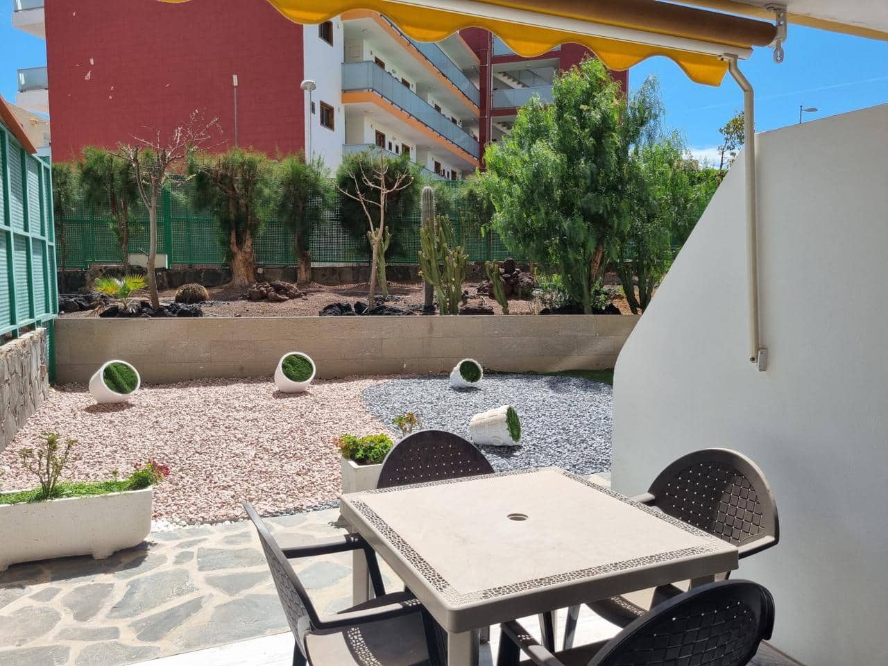 1 slaapkamer Flat te huur in San Bartolome de Tirajana met zwembad - € 1.300 (Ref: 8499509)