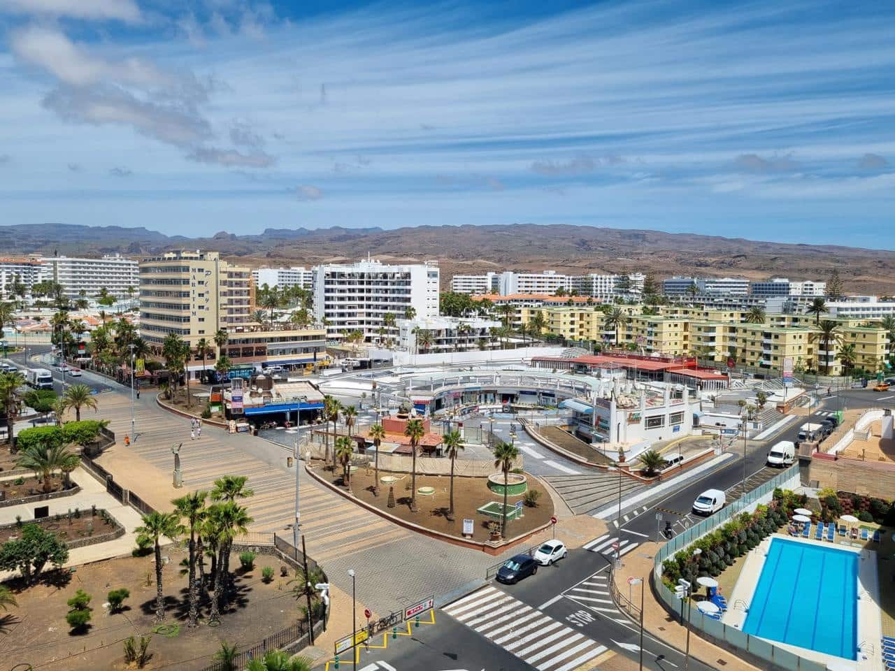 1 slaapkamer Flat te huur in San Bartolome de Tirajana met zwembad - € 1.300 (Ref: 8499509)