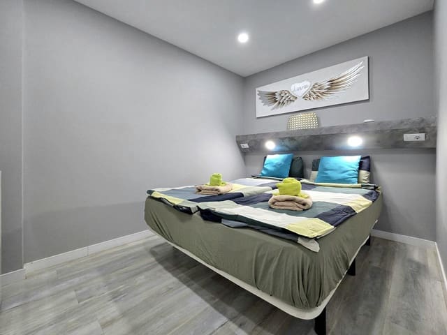 1 makuuhuone Asunto vuokrattavana paikassa Playa del Inglés, San Bartolomé de Tirajana mukana uima-altaan - 1 300 € (Ref: 8499509)