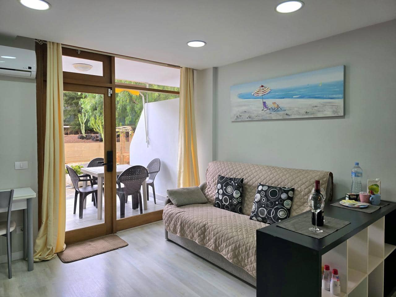 1 slaapkamer Flat te huur in San Bartolome de Tirajana met zwembad - € 1.300 (Ref: 8499509)