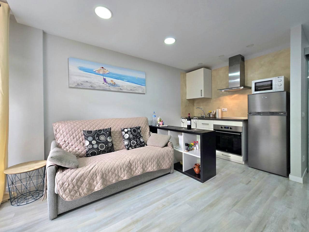 1 slaapkamer Flat te huur in San Bartolome de Tirajana met zwembad - € 1.300 (Ref: 8499509)