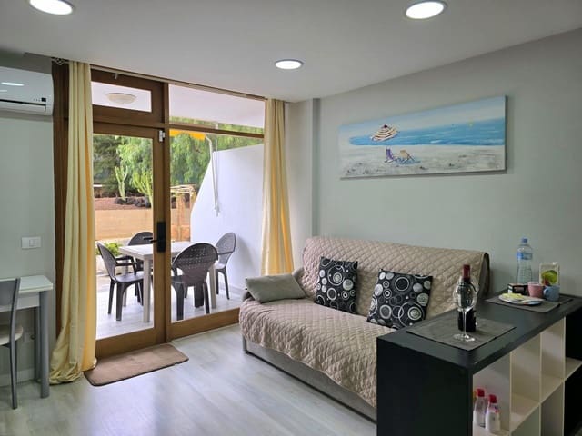 1 makuuhuone Asunto vuokrattavana paikassa Playa del Inglés, San Bartolomé de Tirajana mukana uima-altaan - 1 300 € (Ref: 8499509)