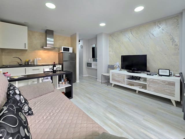 1 makuuhuone Asunto vuokrattavana paikassa Playa del Inglés, San Bartolomé de Tirajana mukana uima-altaan - 1 300 € (Ref: 8499509)