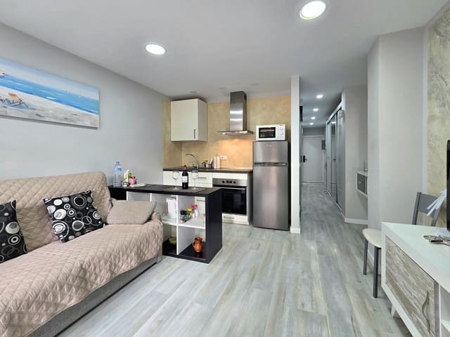 1 makuuhuone Asunto vuokrattavana paikassa Playa del Inglés, San Bartolomé de Tirajana mukana uima-altaan - 1 300 € (Ref: 8499509)