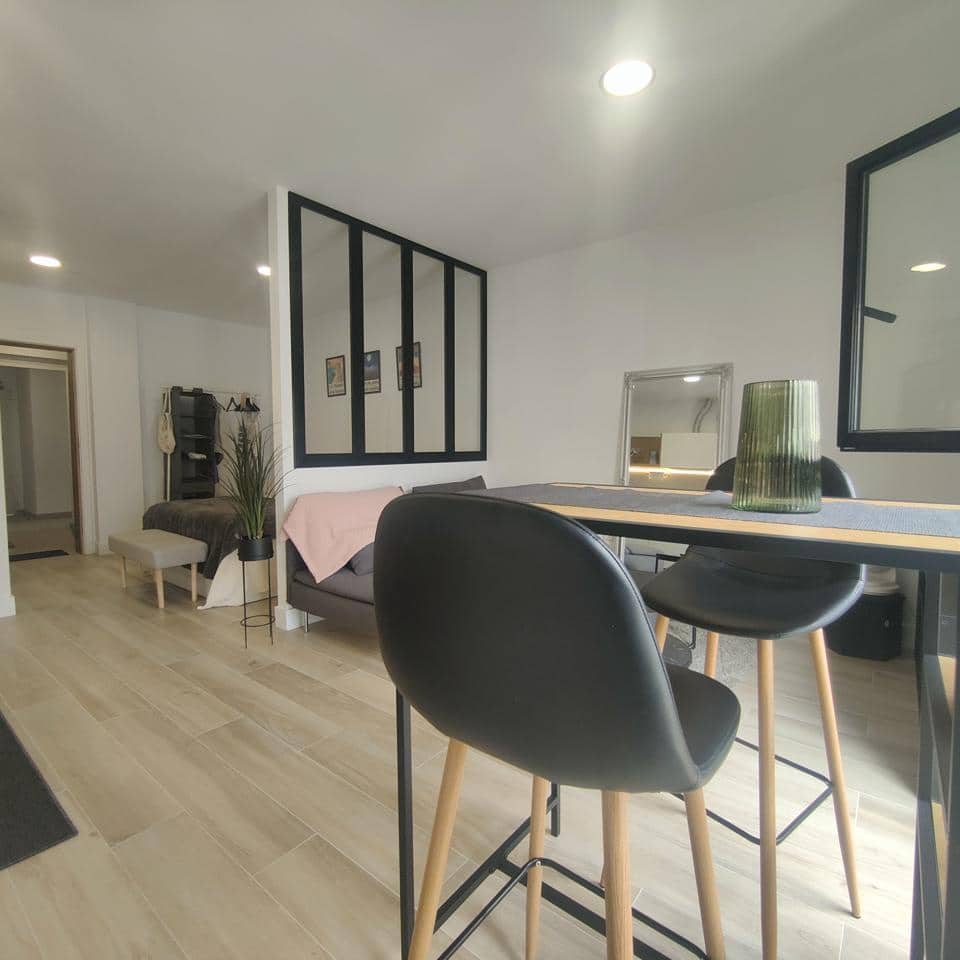 Leilighet til leie i Las Palmas de Gran Canaria - € 1 000 (Ref: 8508122)