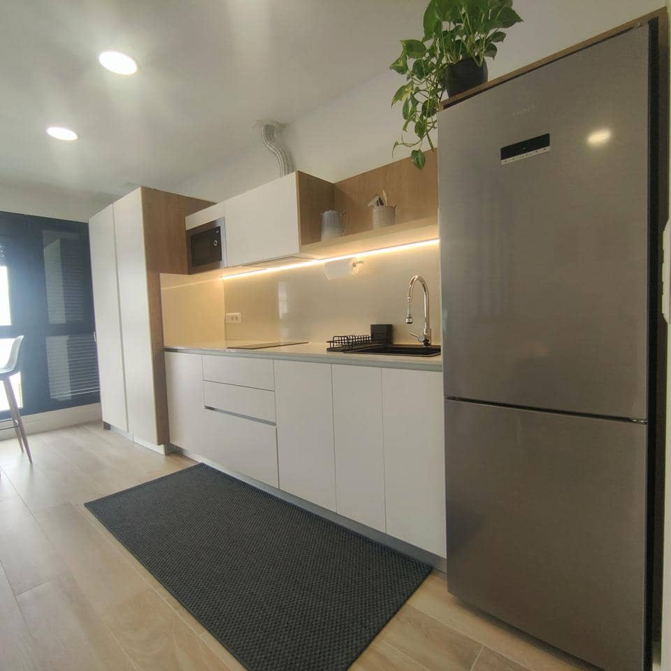 Leilighet til leie i Las Palmas de Gran Canaria - € 1 000 (Ref: 8508122)