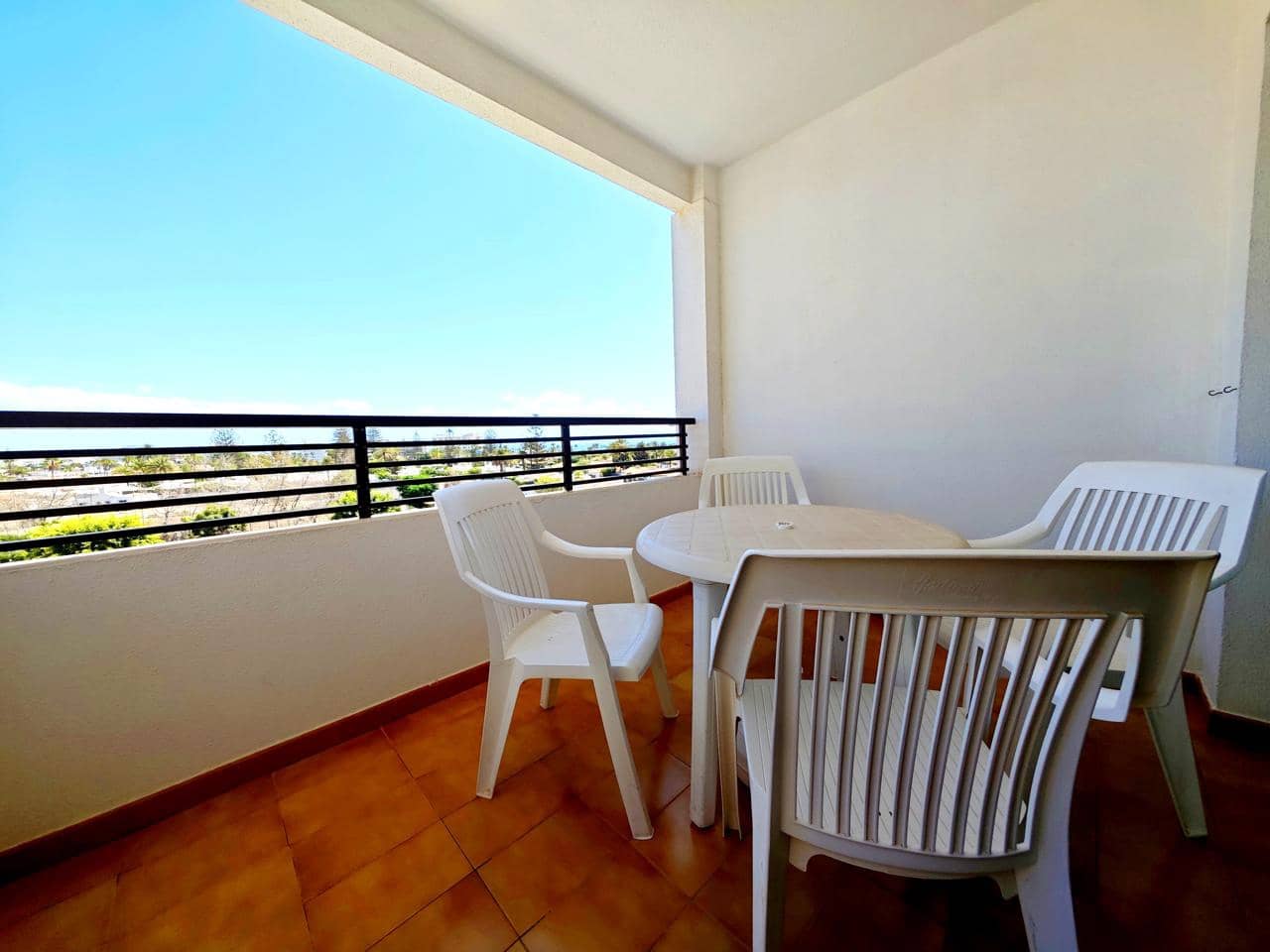 1 bedroom Flat for rent in Playa del Ingles with garage - € 1,200 (Ref: 8511236)