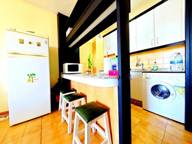 1 bedroom Flat for rent in Playa del Inglés, San Bartolomé de Tirajana with garage - € 1,200 (Ref: 8511236)