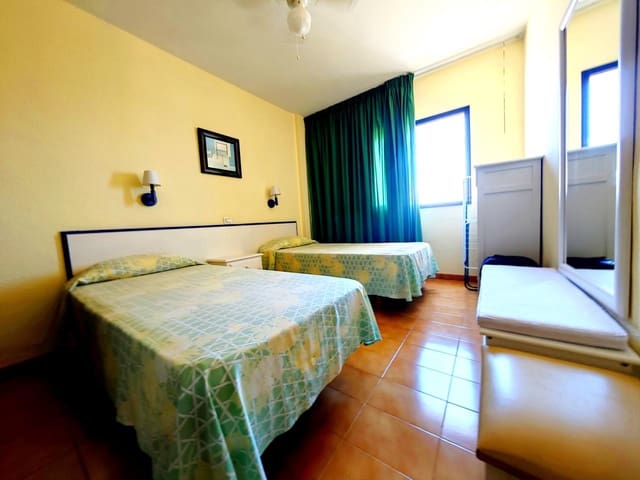 1 bedroom Flat for rent in Playa del Inglés, San Bartolomé de Tirajana with garage - € 1,200 (Ref: 8511236)