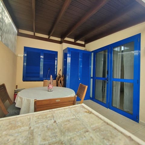 1 soveværelse Villa til leje i Bahia Feliz, San Bartolomé de Tirajana med swimmingpool garage - € 1.200 (Ref: 8533567)