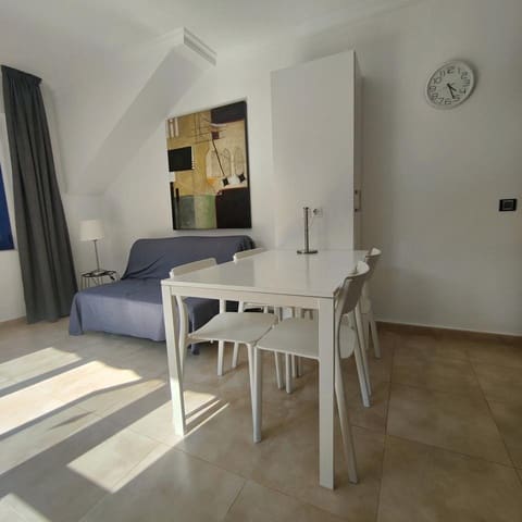 1 soveværelse Bungalow til leje i Bahia Feliz, San Bartolomé de Tirajana med swimmingpool garage - € 1.200 (Ref: 8546456)