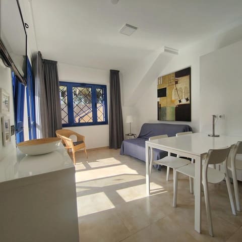 1 soveværelse Bungalow til leje i Bahia Feliz, San Bartolomé de Tirajana med swimmingpool garage - € 1.200 (Ref: 8546456)