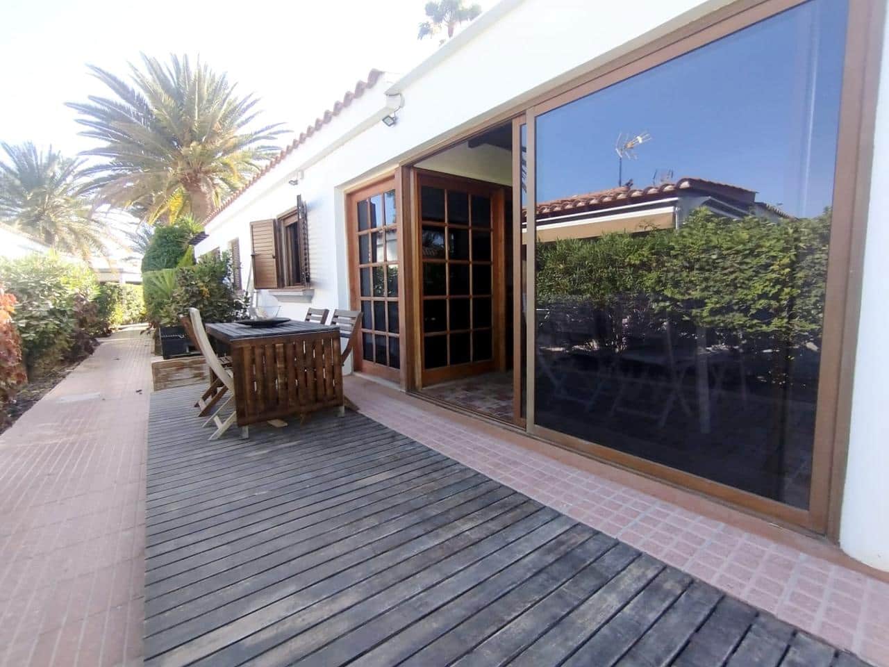 Bungalow de 2 habitaciones en Campo Internacional en alquiler con piscina - 1.800 € (Ref: 8553873)
