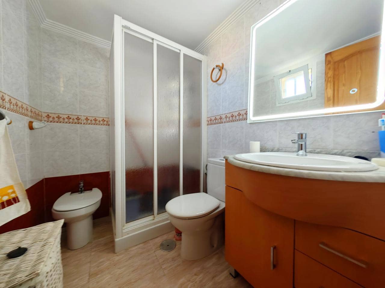 1 Zimmer Villa zu vermieten in Sonneland mit Pool - 1.250 € (Ref: 8599099)