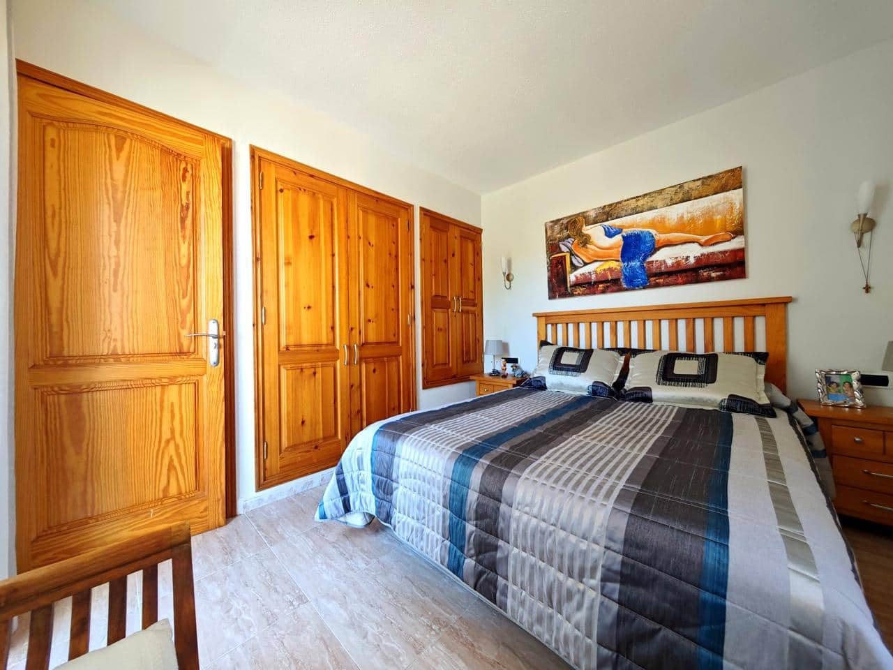 1 Zimmer Villa zu vermieten in Sonneland mit Pool - 1.250 € (Ref: 8599099)