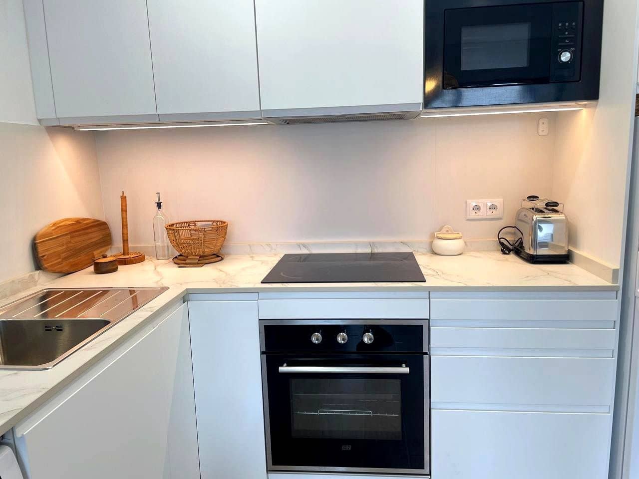 1 bedroom Flat for rent in Playa del Aguila with pool - € 1,300 (Ref: 8669184)