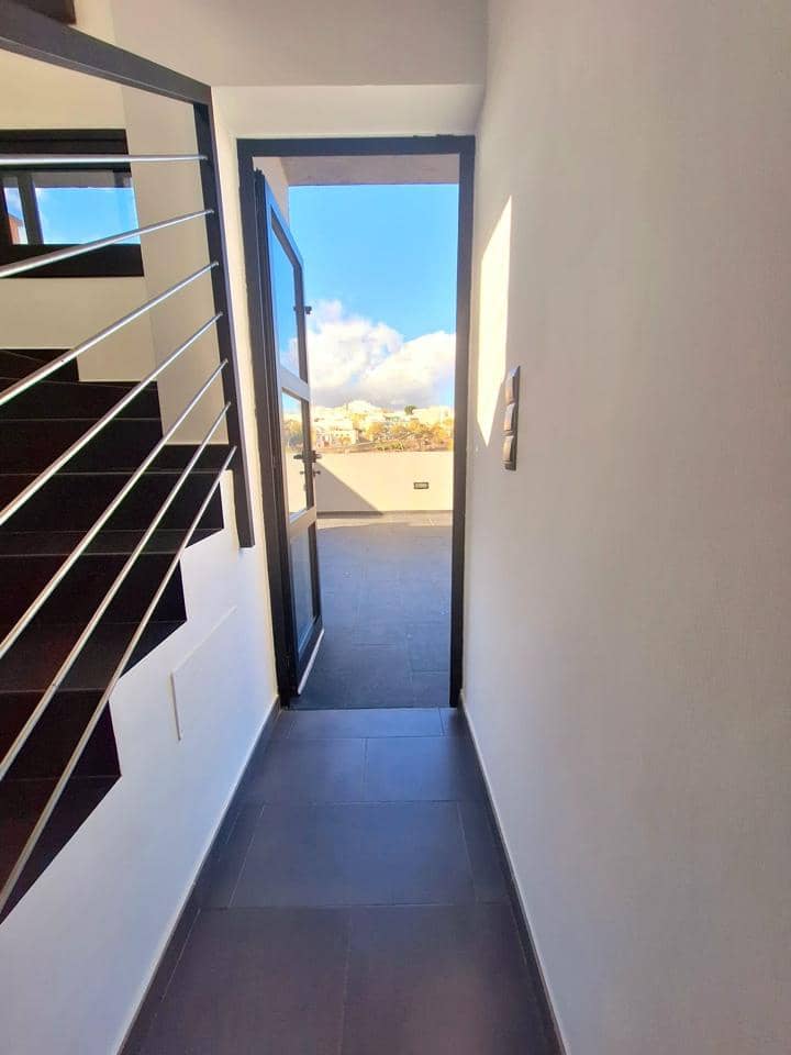 2 bedroom Villa for rent in Arucas with garage - € 1,370 (Ref: 8715152)